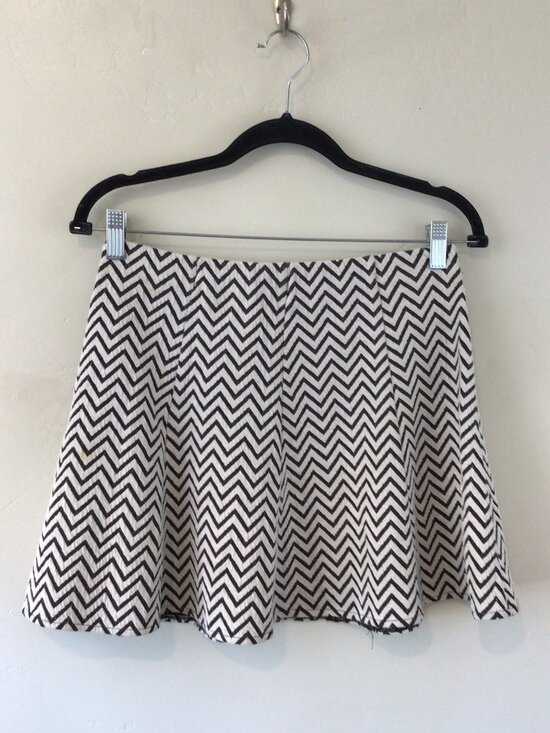 Aeropostale Dresses & Skirts - Aeropostale Chevron Striped Elastic Waist Mini Skirt